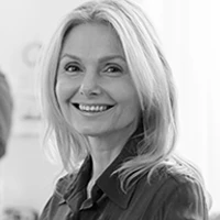 European looking woman to represent the public target of the Virtual Office Lisbon